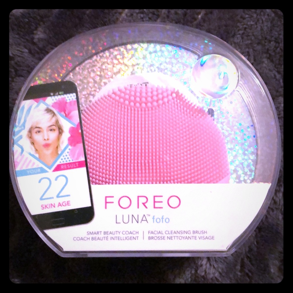 NEW FOREO CLEANSING BRUSH
